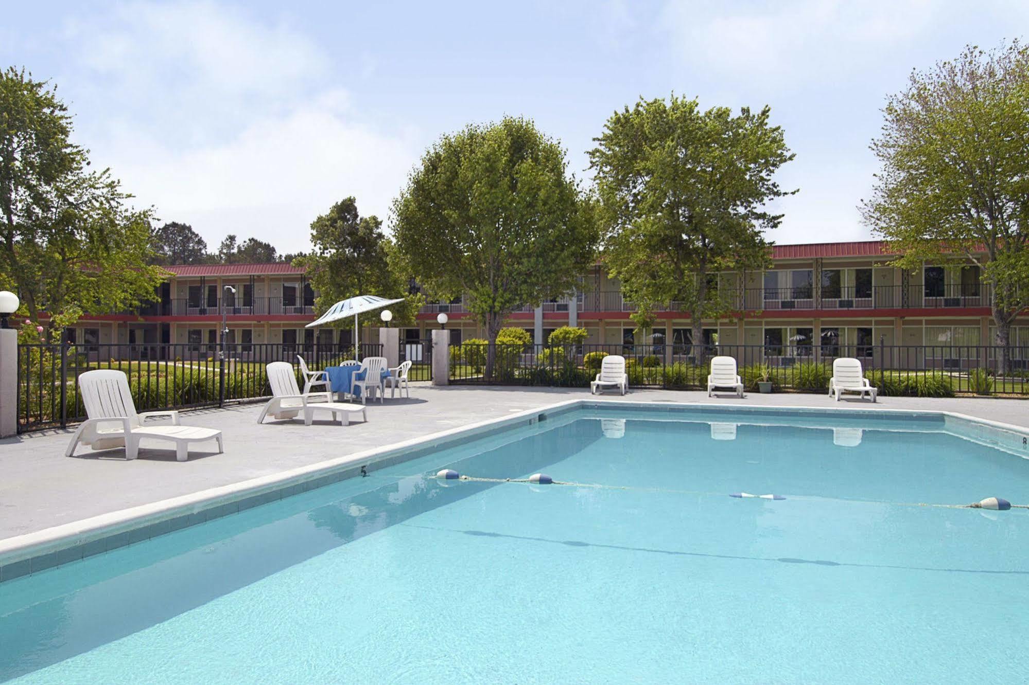 Red Roof Inn La Grange Dış mekan fotoğraf